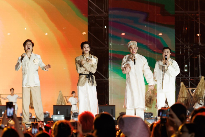 33 anh tài “đốt cháy” sân khấu Concert Anh trai vượt ngàn chông gai Day 5 với setlist dài hơn 50 ca khúc