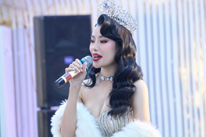 Miss Cosmo Vietnam 2025: Vương miện “Tre’15 The Crown” trao luân lưu, Hoàng Nhung cũng có Final Walk