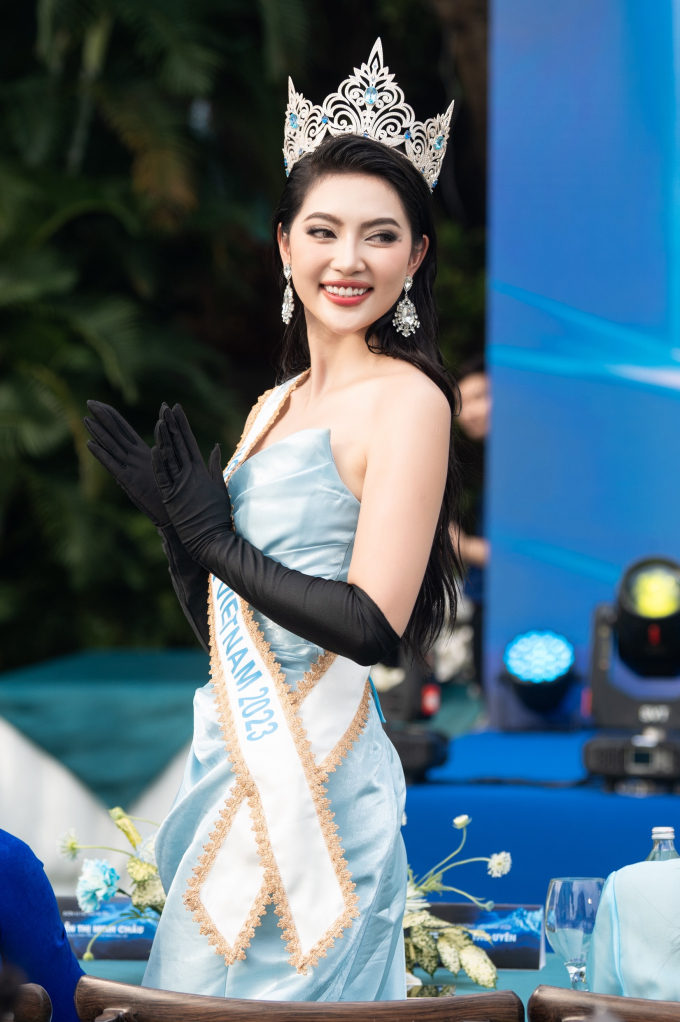 Lần đầu tiên đưa sân khấu về vùng biển hoang sơ, Miss Ocean Vietnam 2025 chơi lớn với “concept hoàng hôn”