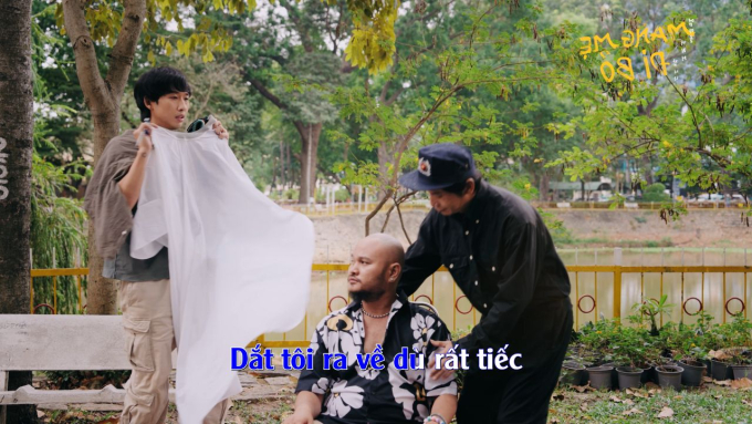 Mang mẹ đi bỏ gây sốt mạng xã hội với House Rules hài hước, khán giả cười nghiêng ngả vì độ “sến tới bến”