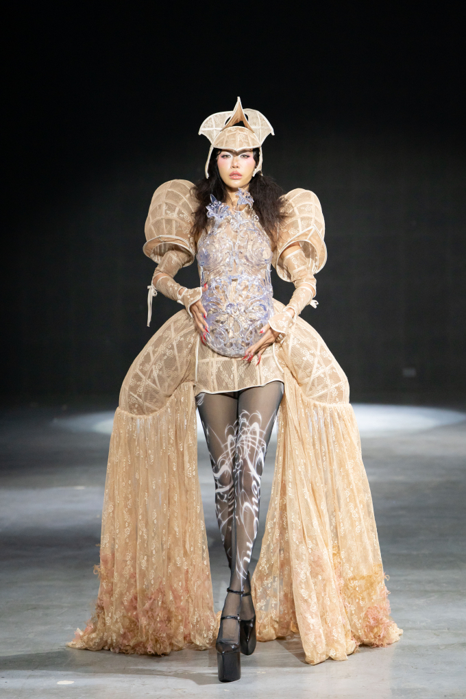 DEPA Fashion Show 2025: Minh Tú mở màn với hình tượng người mẹ, 5 nhà thiết kế trẻ debut cực chất