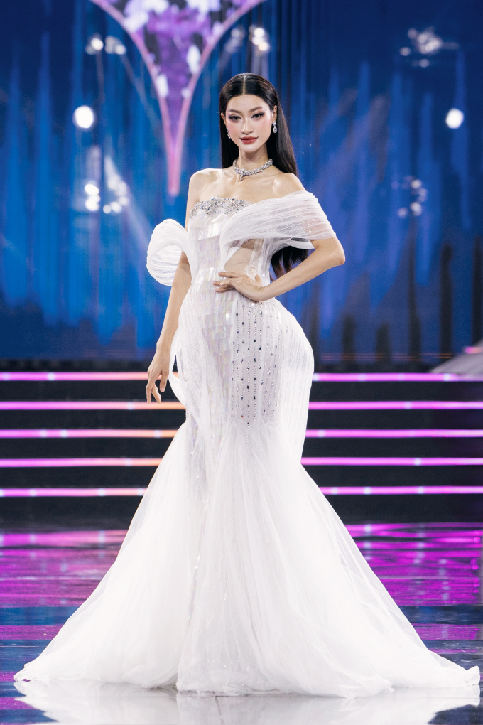 Nguyễn Hoàng Phương Linh đăng quang Miss Cosmo Vietnam 2025, Đỗ Cẩm Ly giành giải á hậu