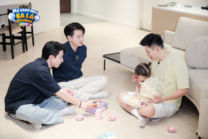 Chuyến đi chơi bất ổn của “mẹ Ninh Anh Bùi với bé Pam: Cãi nhau ỏm tỏi, giao kèo đến năm 18 tuổi được lập!