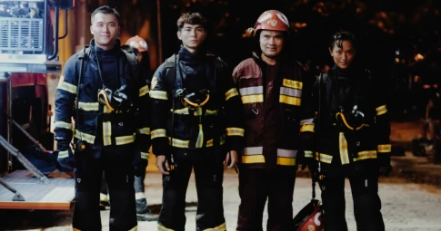 Lãnh Thanh, Trần Ngọc Vàng hóa những người hùng cứu hỏa trong phim truyền hình mới - "Đi về phía lửa"