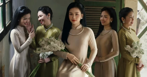 Dương Hoàng Yến rủ mẹ hóa phụ nữ Hà Nội xưa, bộ ảnh thành phẩm khiến fan trầm trồ