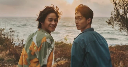 "Chờ người nơi pháo hoa rực rỡ" đổ bộ rạp phim Việt, kể câu chuyện duyên phận diệu kỳ giữa 2 chàng trai