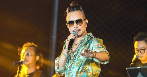 Jimmii Nguyễn lần đầu trình diễn live hit "Cay" tại chương trình "Du ca: Về với biển"