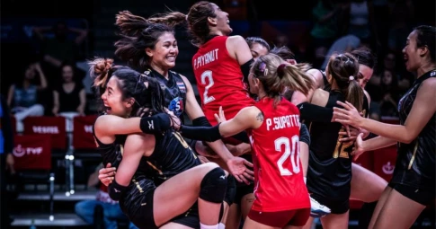 Tuyển bóng chuyền nữ Thái Lan "nhân đôi nỗi buồn" ở giải thế giới