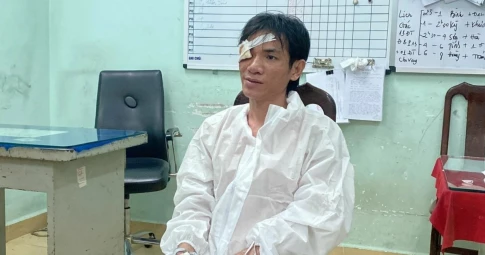 Tạm giữ kẻ cầm hung khí, xông vào trụ sở tấn công Đại úy công an