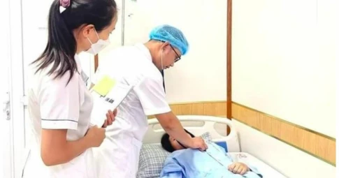 Mất tiếng vì thói quen thường gặp trong ngày hè