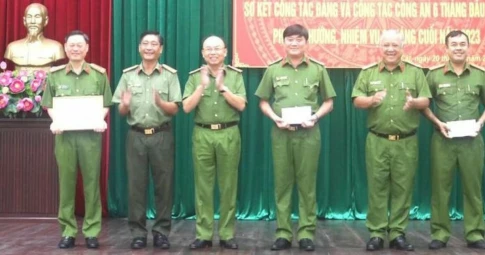 Nhóm đối tượng giả danh công an để bắt các nữ tiếp viên đem đi bán
