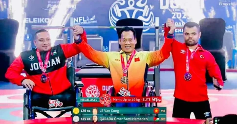 Ngạo nghễ Việt Nam: Lê Văn Công thắng đương kim vô địch, đoạt HCV thế giới