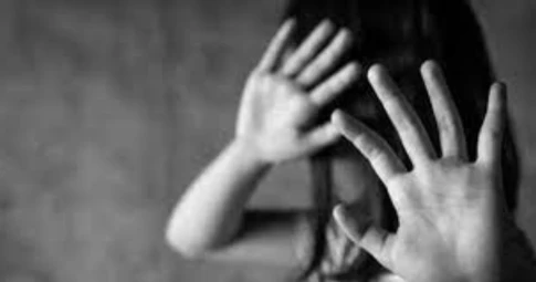Tạm giam thanh niên 'làm chuyện người lớn' với bạn gái 13 tuổi