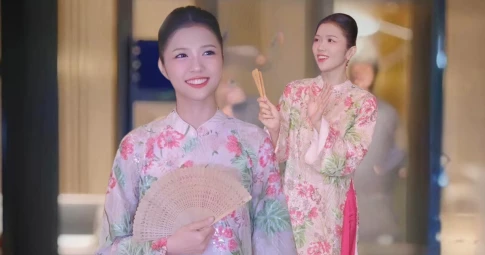 Suni Hạ Linh tinh tế chọn áo dài tham gia "Đạp gió", hướng dẫn dàn "tỷ tỷ" hát dân ca Bắc Bộ