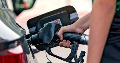 Chiều nay, giá xăng quay đầu giảm sau 7 lần tăng liên tiếp?