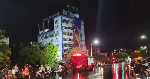 Nhà 6 tầng ở Hải Phòng đổ sập trong đêm