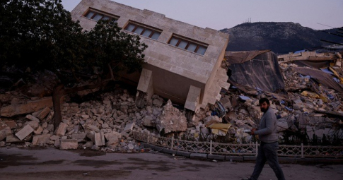 Thổ Nhĩ Kỳ lại bị động đất, 29 tòa nhà sập