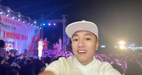 Châu Khải Phong bị fans nữ "bao vây", khán giả nồng nhiệt đến chật cứng sân khấu