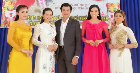 Hoa hậu Kim Thoa cùng ca sĩ Phú Quý trao hơn 300 phần quà từ thiện giúp bà con An Giang đón Tết