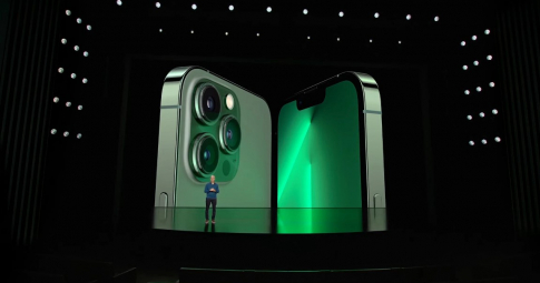 Video show cận cảnh iPhone 13 và 13 Pro Max màu xanh mới: Đẹp rụng rời, nhìn là muốn chốt đơn ngay!