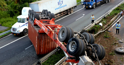 Lại xảy ra tai nạn nghiêm trọng trên cao tốc TP.HCM- Trung Lương
