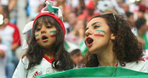 CĐV nữ Saudi Arabia, Iran bị ném đá đến chết nếu quan hệ kiểu "tình một đêm" ở World Cup