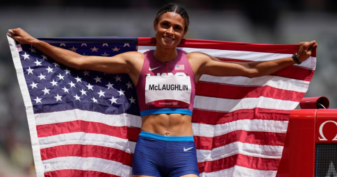 McLaughlin phá ba kỷ lục thế giới trong một năm
