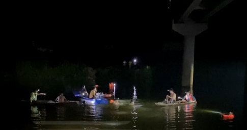 Nóng: Đã tìm thấy 3 học sinh mất tích trên sông Dinh, không có điều kỳ diệu nào xảy ra