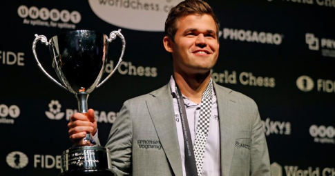 "Vua cờ" Magnus Carlsen tuyên bố "thoái vị"