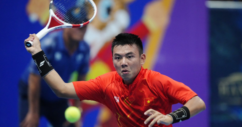 Vượt trội về đẳng cấp, tay vợt số 1 Việt Nam dễ dàng hạ gục đối thủ Trung Quốc