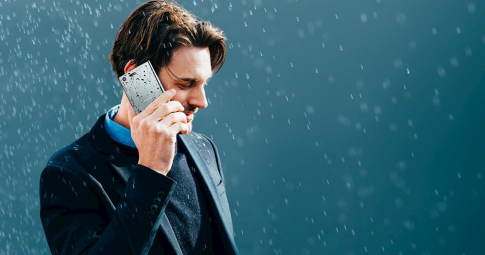 Mẹo đơn giản giúp bảo vệ smartphone, máy tính và tai nghe trong mùa mưa