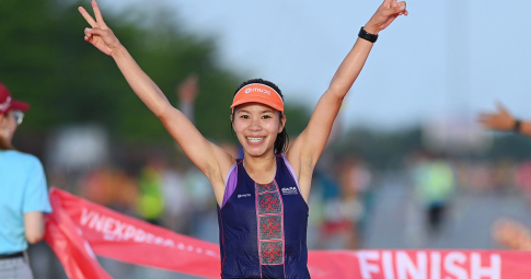 Nữ vận động viên Việt Nam chạy 100km trong 15 tiếng