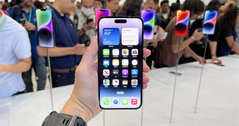 Người dân Việt Nam làm bao nhiêu ngày mới đủ mua iPhone 14 Pro?