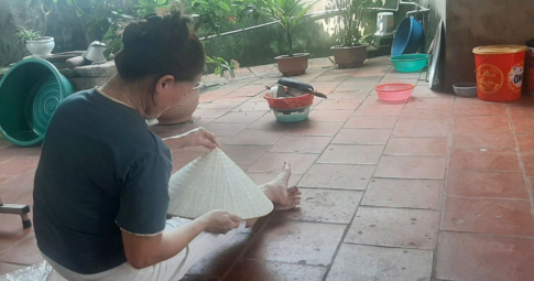 Mẹ ruột Anna Bắc Giang trải lòng sau bê bối của con gái: nghỉ việc vì xấu hổ, bươn chải kiếm tiền trả nợ thay
