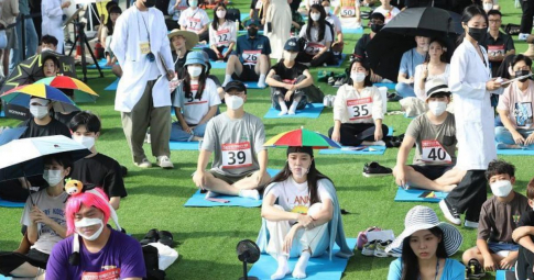 Kỳ lạ cuộc thi ngồi đờ đẫn, nhìn vào hư không ở Hàn Quốc