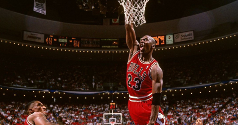 Michael Jordan: VĐV bóng rổ vĩ đại nhất mọi thời, Bryant và James chưa thể sánh bằng