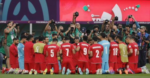 Cầu thủ Iran nguy cơ bị giết vì không hát quốc ca ở World Cup 2022