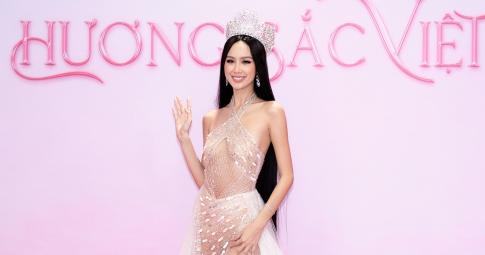Bảo Ngọc "soán ngôi" Thùy Tiên, diện outfit "hở bạo" nhất chung khảo Hoa hậu Việt Nam 2022