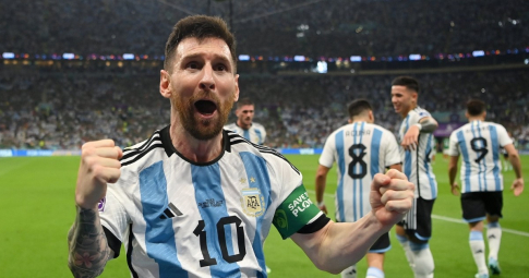 Messi "làm hết", Argentina có chiến thắng đầu tiên ở World Cup 2022