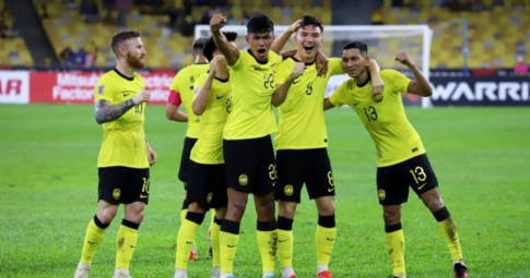 Malaysia thắng đậm Lào, hẹn đội tuyển Việt Nam tại chung kết bảng B