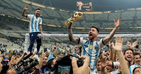 Ngân hàng trung ương Argentina đùa giỡn với kế hoạch in tiền Messi