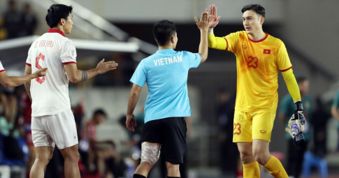 'Ám ảnh' màu vàng, Văn Lâm được đặt riêng màu áo mới tại chung kết AFF Cup 2022