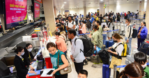 125.000 khách/ngày, sẽ có nhiều chuyến bay trễ chuyến ở Tân Sơn Nhất?