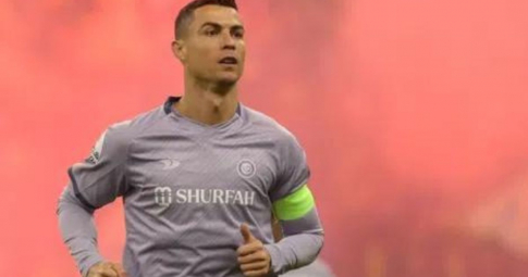 Ronaldo lần đầu "ngậm trái đắng" tại Al Nassr