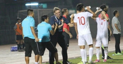 Tân huấn luyện viên trưởng tuyển Việt Nam nhận lương cao hơn thầy Park