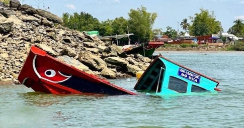Lật tàu chở khách viếng chùa bà Châu Đốc, 1 người thiệt mạng