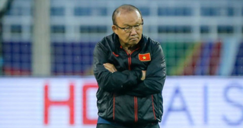 Đối thủ ĐT Việt Nam mời HLV Park Hang Seo với mức lương "khủng"